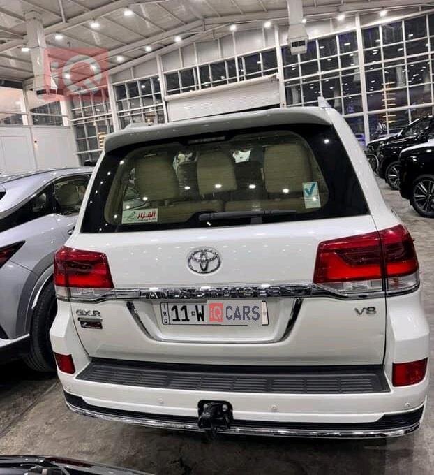 تۆیۆتا لاند کروزەر